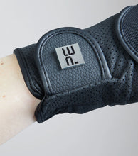 Load image into Gallery viewer, Presa Mesh Riding Gloves Black