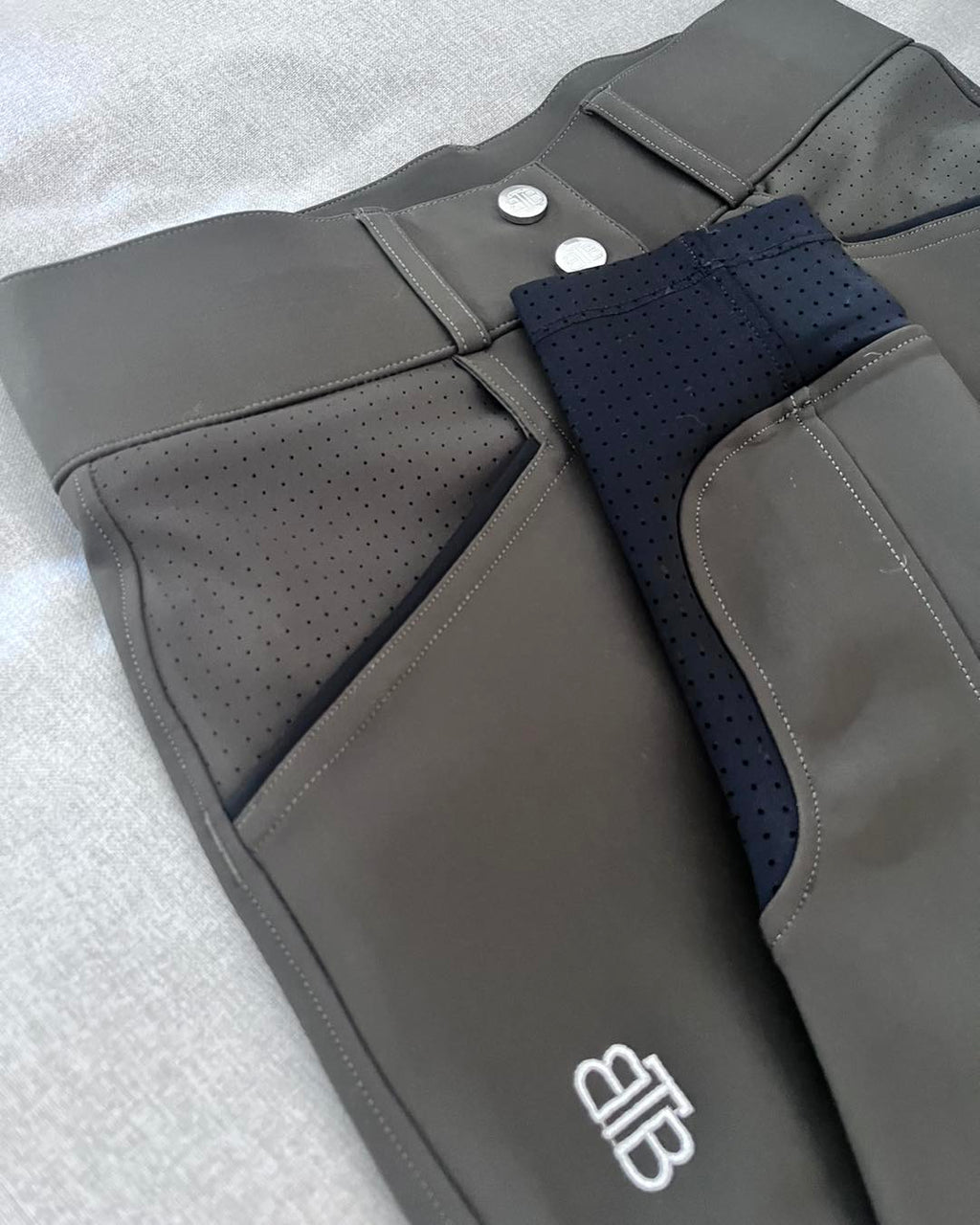 BTB 'STELLA' BREECH