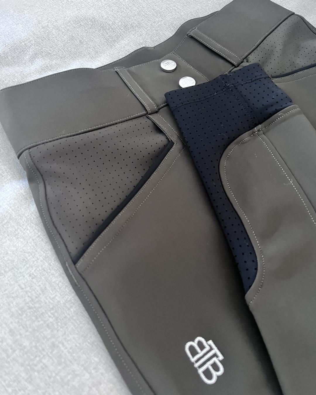 BTB 'STELLA' BREECH