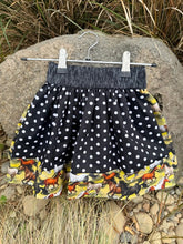 Load image into Gallery viewer, Girls skirts
