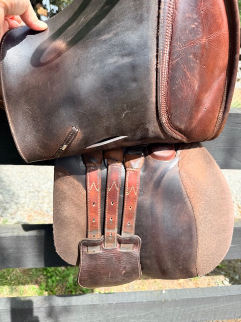 Bates Momentum Jump saddle - Pre Loved 127